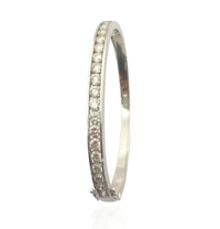 Diamond Channel-Set Bangle Bracelet (14K)。