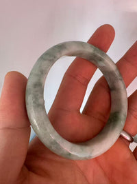 Light Green w/ Green Vein Jade Bangle (Type A)