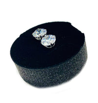Round-Cut Cubic Zirconia Stud Earring (14K).