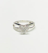 White Heart Diamond Ring (14K)