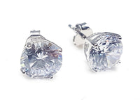 Round-Cut Cubic Zirconia Stud (Silver)