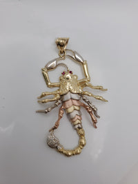 Scorpion Pendant Tricolor (14K)