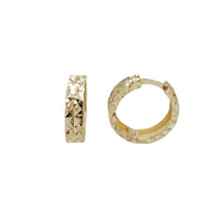 Diamond -Cut Huggie Earrings (14K)