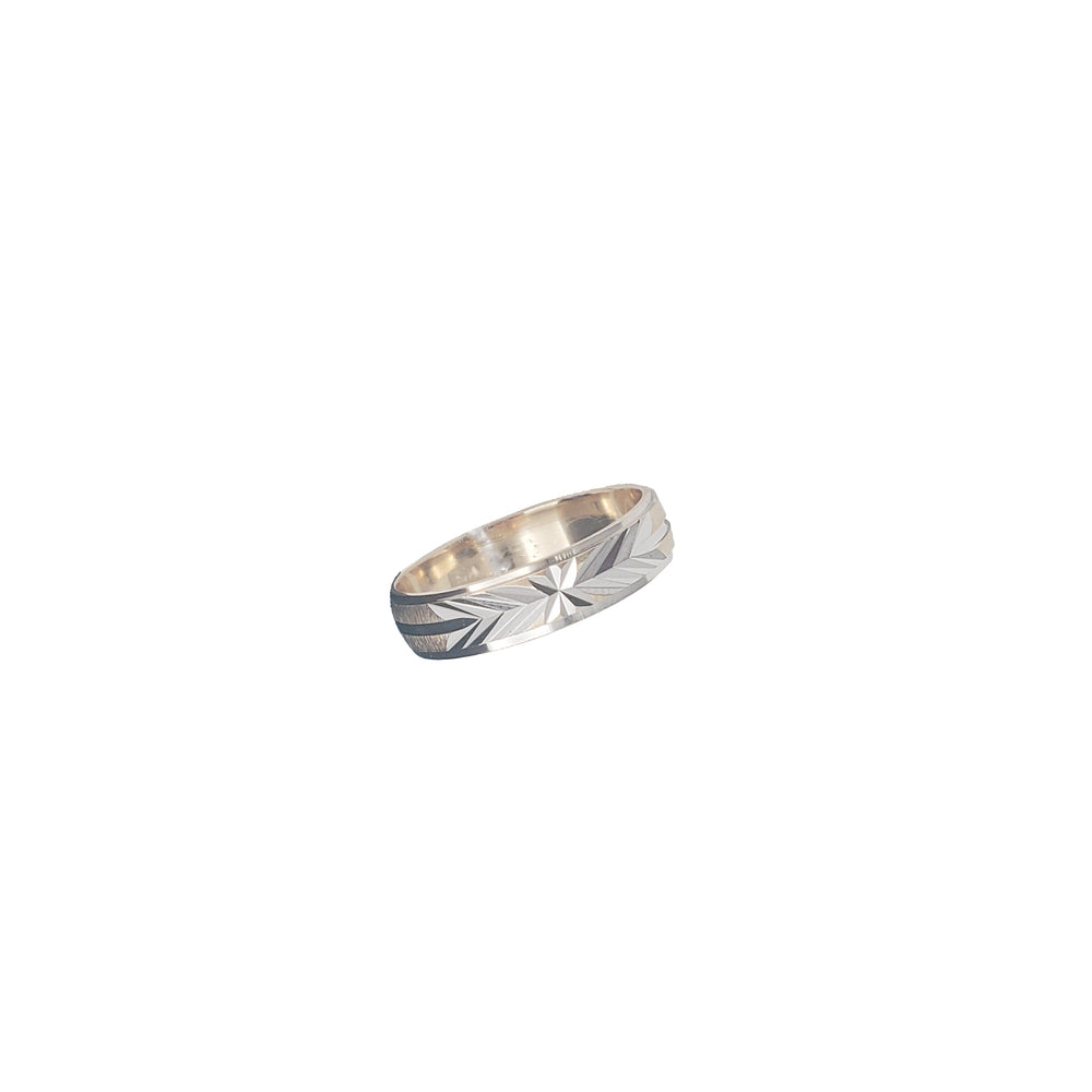 Two-Tone Diamond Cut Ring (14K)