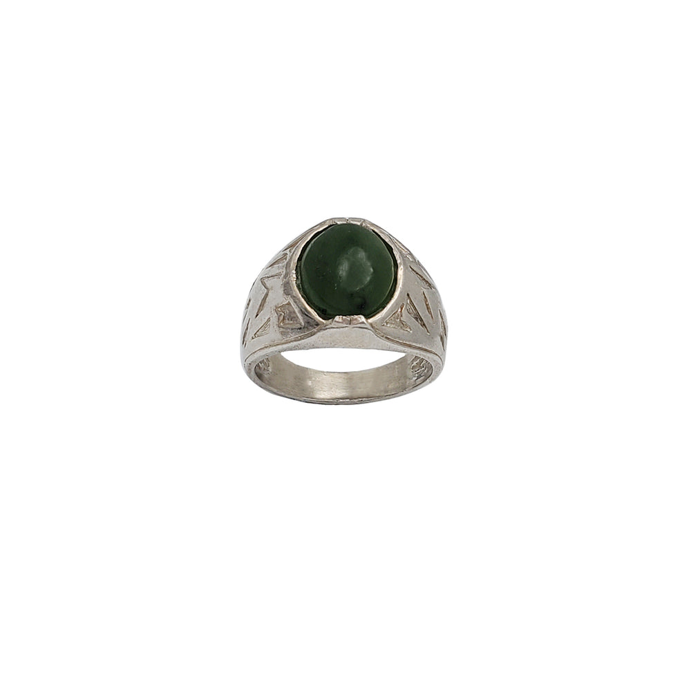 Antique-Finish Ridged Accent Oval Jade Ring (Silver)