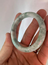 Light Green w/ Green Vein Jade Bangle (Type A)