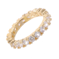 Round Diamond Cut Shared Prong Ring (14K)