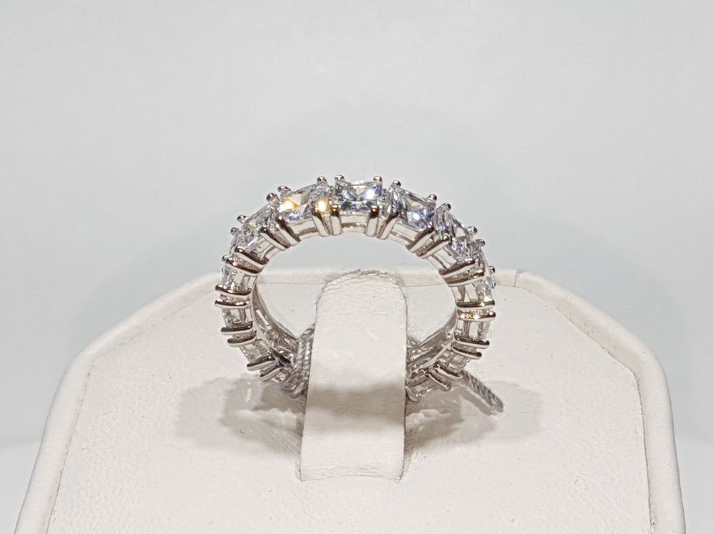 Princess Cut Eternity Band - Lucky Diamond 恆福珠寶金行 New York City 169 Canal Street 10013 Jewelry store Playboi Charlie Chinatown @luckydiamondny 2124311180