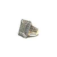 राउंड कट डायमंड एमरल्ड शेप्ड क्लस्टर सगाई की अंगूठी (10K) साइड - Popular Jewelry - न्यूयॉर्क