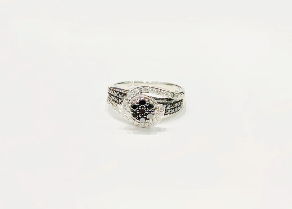 Diamond Flower Ring (10K).