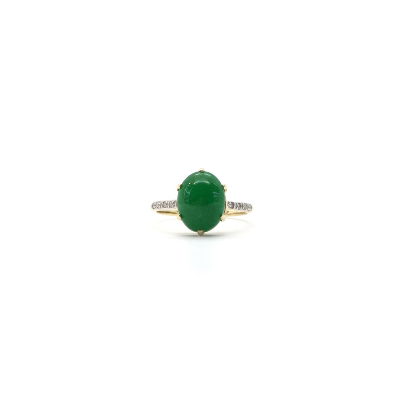Green Jade Oval Cabochon Ring (14K) front - Popular Jewelry - New York
