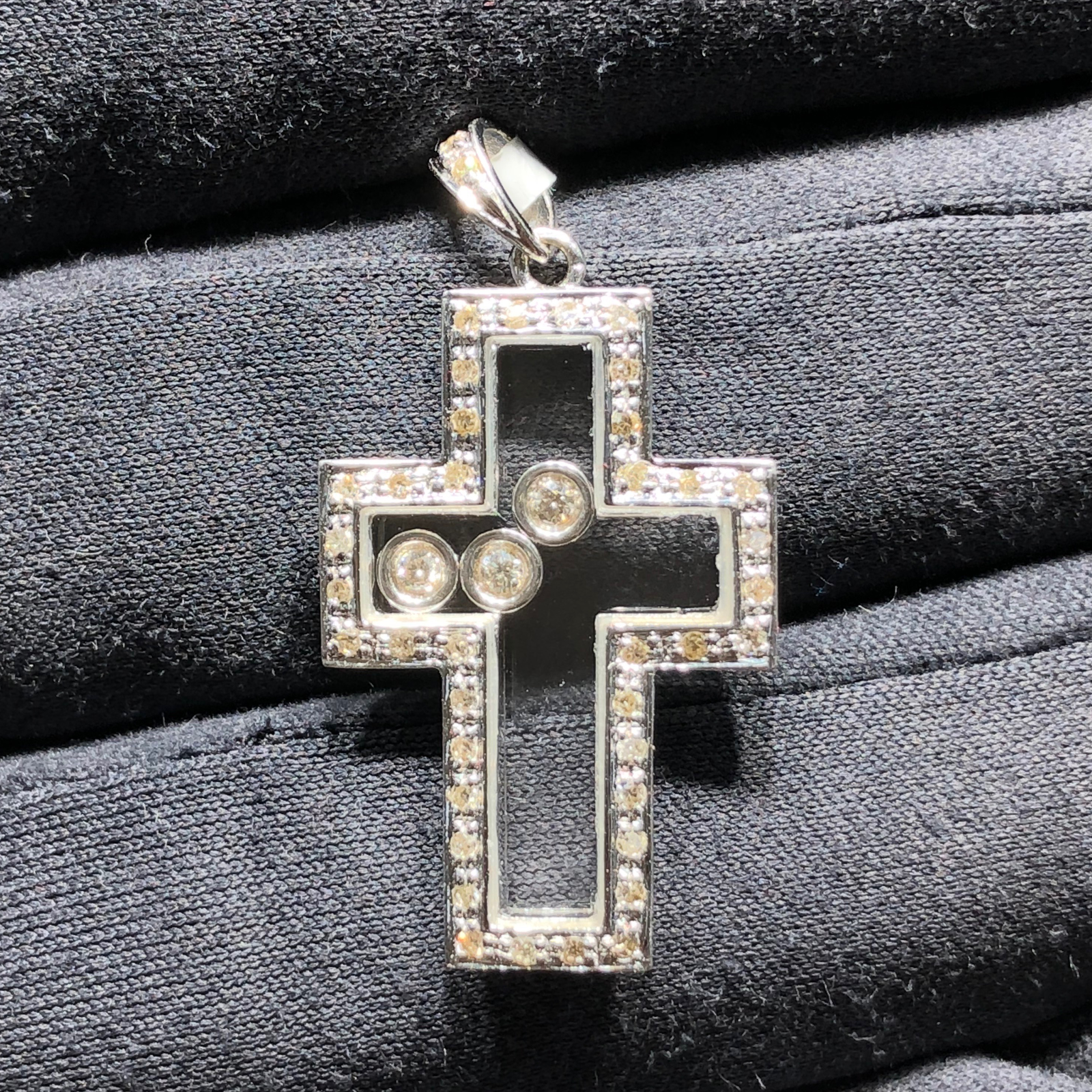 Floating Diamonds Cross Pendant (18K) – Popular J