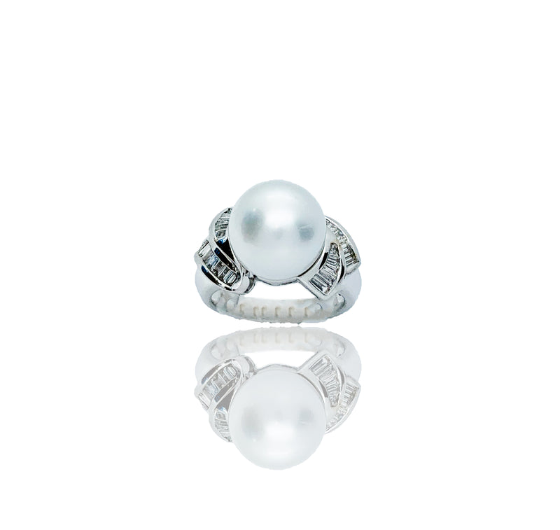 Pearl & Diamond Twist Ring (18K)