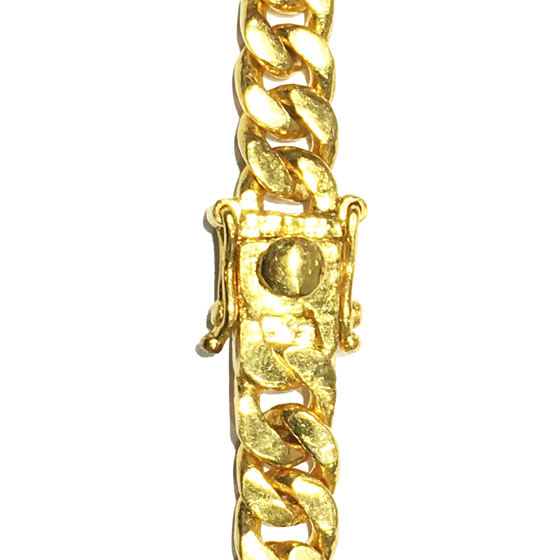 Rectangular Bar Figaro Solid Necklace (24K) lock close-up - Popular Jewelry - New York