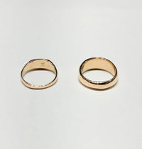 Oval Pinky Signet Ring (14K)