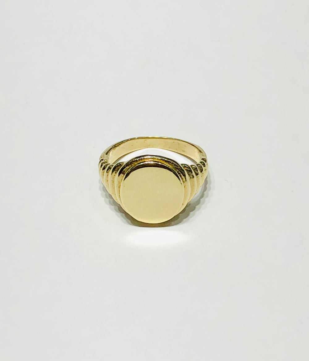 Retrouvai Pinky Signet Ring (14K)