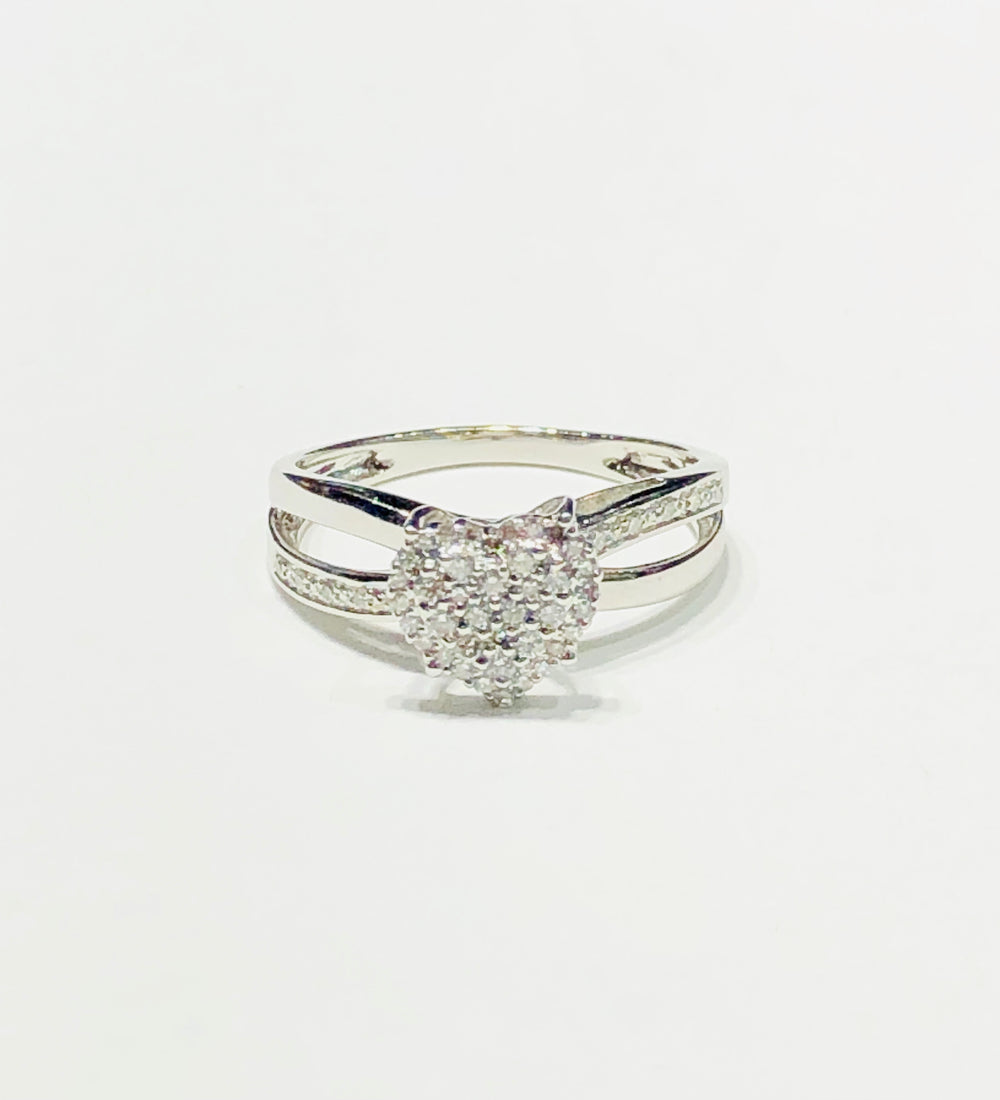 White Heart Diamond Ring (14K)