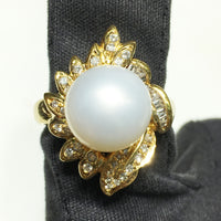珍珠镶嵌钻石叶子戒指（18K）