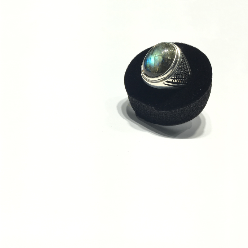 Labradorite Oval Ring (Silver) diagonal - Popular Jewelry - New York