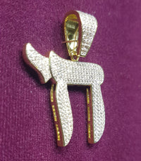 Iced-Out Chai Белгиси Кулон Silver - Popular Jewelry