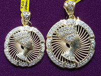 Iced-Out Nefertiti Medallion Cendant 10K - Lucky Diamond York 珠寶 金 行 Нью-Йорк шаары, 169 Канал көчөсү 10013 Зергер буюмдар дүкөнү Playboi Charlie Chinatown @luckydiamondny 2124311180