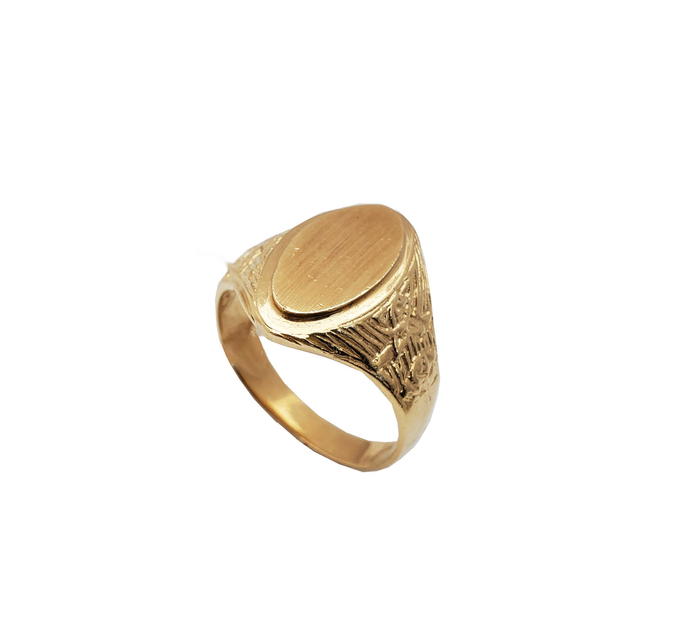 Oval Signet Ring (14K)