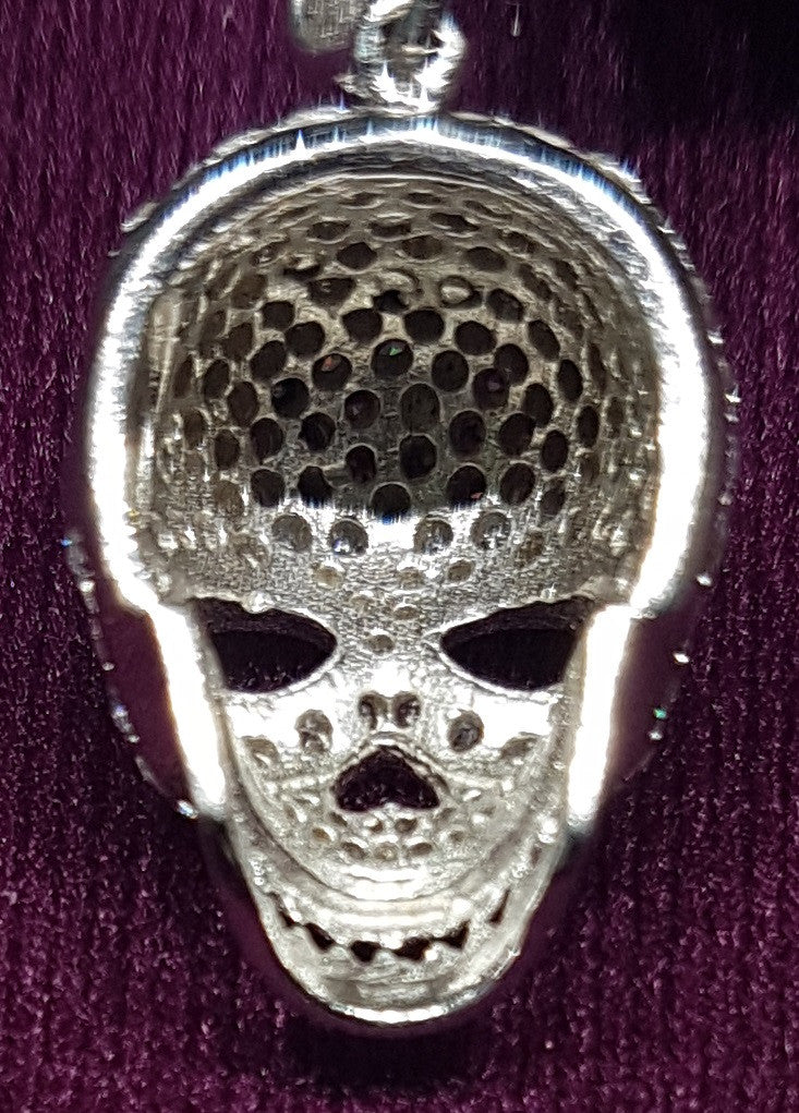 Iced-Out Skull Charm Silver - Popular Jewelry