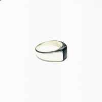 Prostokątny czarny pierścień onyksowy (srebrny)
