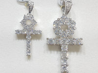 Hai mặt dây chuyền ankh bạc sterling cạnh nhau đặt với khối zirconia trong tầm nhìn trực tiếp - Popular Jewelry